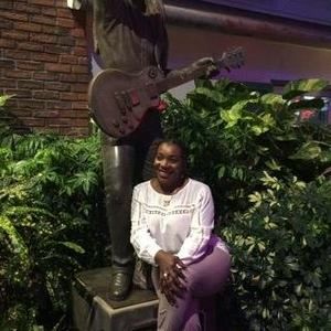 Meet your Posher, Marie